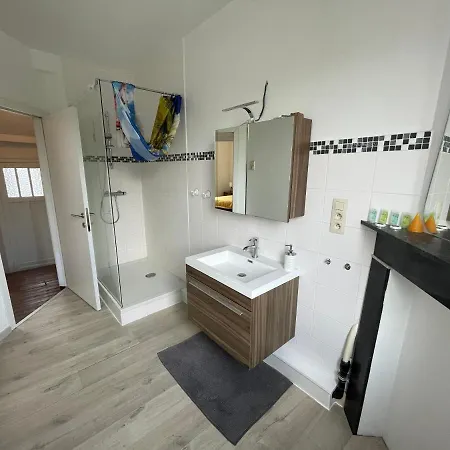 Agreable Maison Derriere De La Gare De Lägenhet *