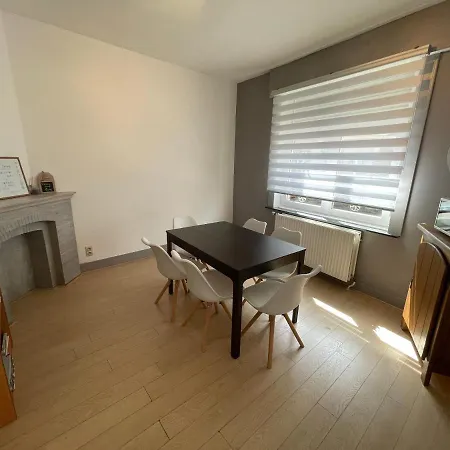 Lägenhet Agreable Maison Derriere De La Gare De *